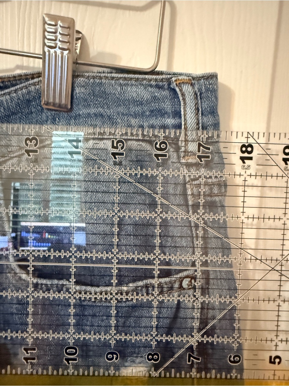 Anthropologie Pilcro Planet Friendly Blue Wide-Leg Distressed Jeans - Picture 4 of 6